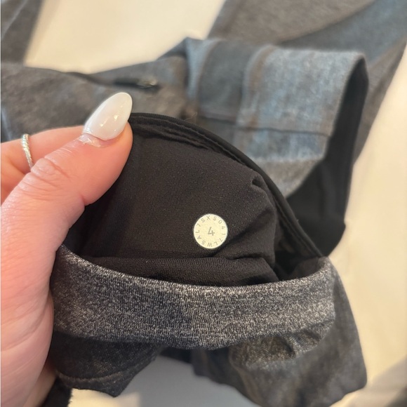 lululemon heathered gray zip-pocket leggings - Picture 4 of 8